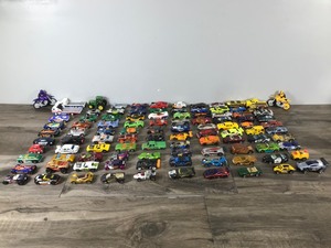 lot 346 image: Lot of 100 Die Cast Cars and More