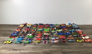 lot 353 image: Lot of 100 Die Cast Cars