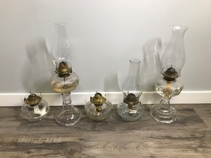 lot 356 image: 5 - Vintage Oil Lamps