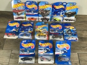 lot 378 image: Lot of 13 Hot Wheels Cars in Original Packages