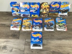 lot 379 image: Lot of 12 Hot Wheel Die Cast Cars in Original Packaging