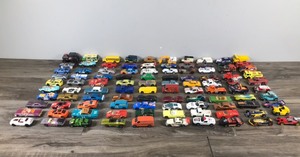 lot 380 image: Lot of 100 Die Cast Cars