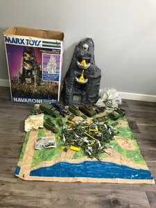 lot 400 image: Vintage Marx Toys WW2 Navarone Mountain Battleground Play Set Accessories & Box