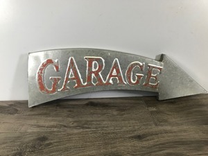 lot 408 image: Metal Wall Hanging Sign that Says Garage