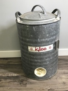 lot 411 image: Vintage Igloo Galvanized Metal 5 Gallon Water Cooler