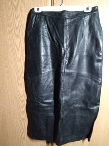 lot 30 image: Leather skirt