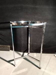 lot 32 image: Heavy duty round industrial clothes rack on wheels
