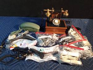 lot 35 image: Vintage Decorator phone and a green trimline phone and more