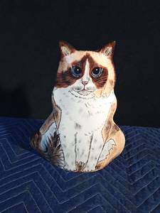 lot 40 image: Cats by Nina vase