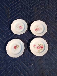 lot 46 image: Vintage O&EG Royal Austria butter pat plates