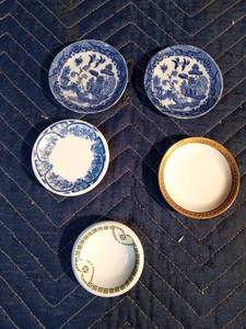 lot 47 image: 5 Vintage Butter pat plates - 2 Blue Willow, 1 France Limoges, 1 Jackson and 1 unmarked