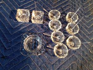 lot 51 image: 7 Vintage glass open Starburst salt dip cellars with 8 glass spoons, 2 clear glass square salt cellar dip dishes and 1 Fosteria American mini ashtray