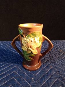 Roseville water lily pattern double handed vase