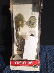 lot 59 image: New front entry door lock with bolt lock