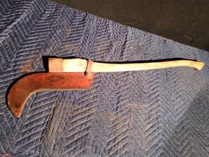 lot 62 image: Vintage Tru Temper Bloods brush ax
