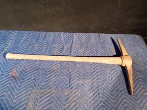 lot 63 image: Vintage Pik Ax