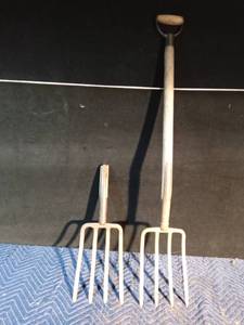 lot 69 image: 2 Vintage 4 tine pitchforks