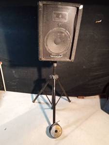 lot 87 image: Crate Pro audio stage speaker with adjustable stand and a roll of 16 ga. speaker wire