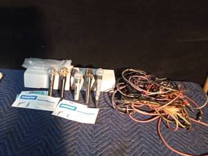 lot 99 image: 5 Professional microphones with cords