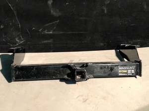 lot 14 image: Magnum 5 Curt Receiver Hitch (Heavy Duty)