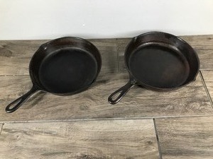 lot 415 image: 2 - Cast Iron Vintage Skillets