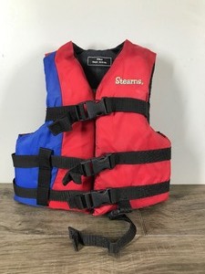 lot 421 image: Childrens Stearns Life Jacket - 30-50 lbs