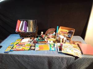 lot 248 image: Art and office supplies