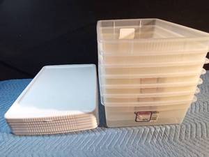 lot 231 image: 7 Sterilite 32qt clear totes with lids
