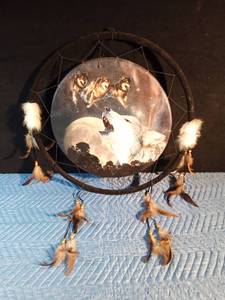 lot 207 image: Large wolf dream catcher