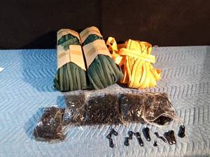 lot 204 image: Supplies to make your own zippers