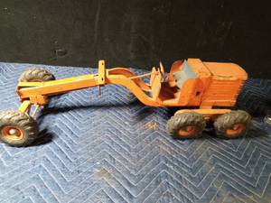 lot 163 image: Vintage metal tractor