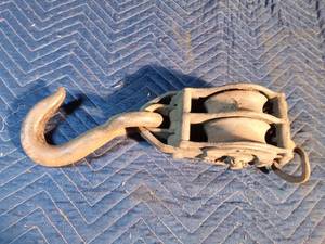 lot 164 image: Pulley