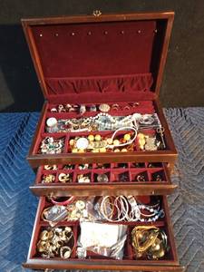 lot 165 image: Large vintage wood 2 drawer jewelry box full of jewelry