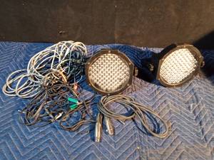 lot 135 image: Stage lights with cords