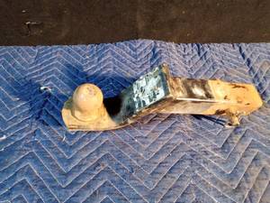 lot 138 image: Receiver hitch and ball
