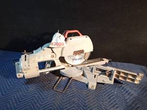 lot 60 image: Milwaukee miter saw