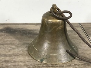 lot 428 image: Vintage Brass Bell - 3.75 tall x 3.75 wide at the base
