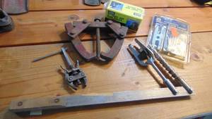 lot 44 image: Lot of Misc Gear Pullers