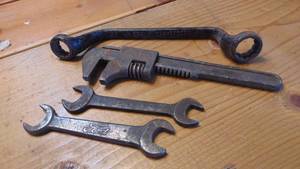lot 53 image: Old Ford Tools