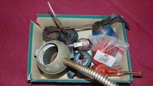 lot 56 image: Lot of Oil Cans