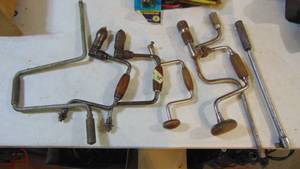 lot 75 image: Lot of Hand Braces