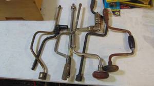 lot 76 image: Lot of Hand Braces