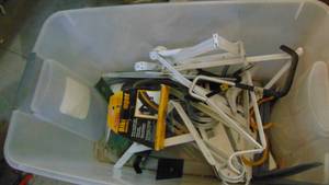 lot 88 image: Tub of Shelf Brackets