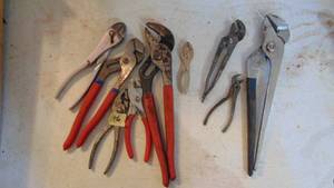 lot 106 image: Lot of Various Pilers