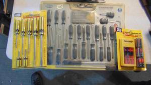 lot 125 image: 3- New Screwdriver Set in Packaging