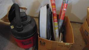 lot 133 image: Shop Vac and Various Garden Items