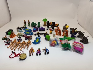 lot 18 image: Vintage McDonalds Toys