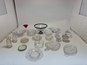 lot 26 image: Glassware