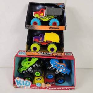 lot 22 image: Monster Truck Play Set And Two Trucks All Motorsport New