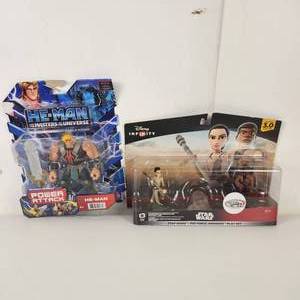 lot 24 image: He-Man Power Attack Figurine And Star Wars The Force Awakens Play Set